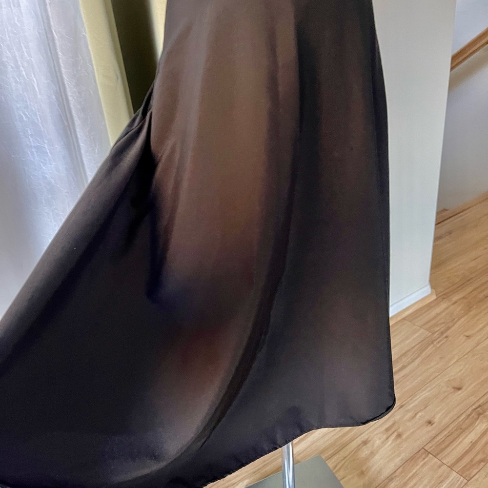 A basic work skirt - Picture 4 of 4